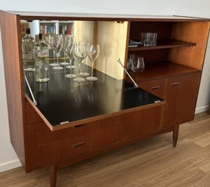 Mid Century Cocktail Cabinet - Picture 1 of 11