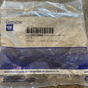 GM 15032060 Switch OEM NOS - Picture 1 of 6
