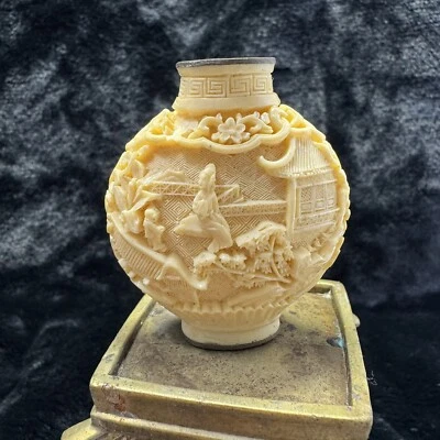 Botella de tabaco vintage china / cinabrio blanco tallado / escena de río y montañas Foto 1 de 4