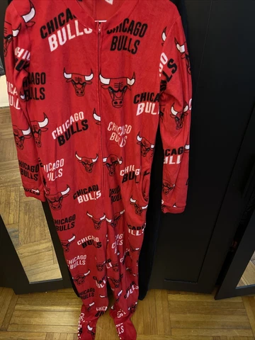 Mens Chicago Bulls Sports One piece Pajama Sideline Logo NBA Lounge Size Small Cover