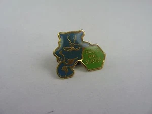Enduits De Slastier Vintage French Advertising Pin - Picture 1 of 5