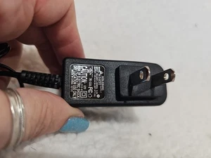 Hon-Kwang HK-Q106-A12 AC Power Supply Adapter 12V 0.5A Pre-owned - Picture 1 of 4