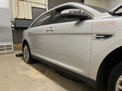 PUERTA ELÉCTRICA DELANTERA DERECHA PASAJERO FORD TAURUS LIMITED 10-19 PLATEADA UX Foto 1 de 4