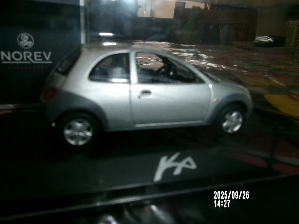 Voiture miniature 1/43ieme..Ford Ka..Phase I..de 1997..s/boite - Photo 1/3