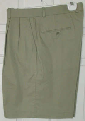 Carnoustie Mens Pleated Front Green Cotton Golf Short Pant - Size 34W - Изображение 1 из 2