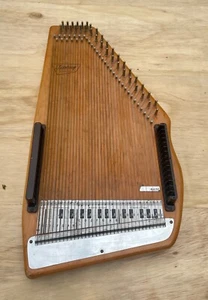 VINTAGE AUTOHARP Oscar Schmidt 15 accordi 36 corde custodia chiave a melodia 1970 - Foto 1 di 5