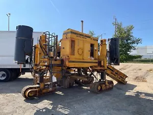 2004 GOMACO GT3600 Curb & Gutter Machine Slip Form Paver # 4079 - Picture 1 of 5