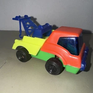 Vintage 1960s-1970s Hong Kong 3" Plastic Friction Toy Wrecker Tow Truck - Picture 1 of 11