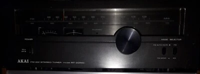 SINTONIZZATORE AKAI Mod AT2250 FM AM TUNER STEREO VINTAGE funzionante - Immagine 1 di 2