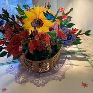 Pop up 3D card, beautiful multi-coloured flower basket - Picture 1 of 5