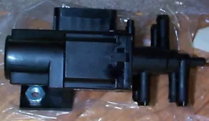 NOS 1985-91 Chevrolet GMC Truck Blazer Tukon Suburban Fuel Tank Selector Valve - Foto 1 di 1