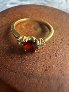Vintage Tiffany pinky ring Size 3. 18K Gold has 2 diamonds and a red gem stone - Picture 1 of 6