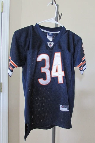 VNTG Walter Payton #34 Chicago Bears REEBOK SEWN Throwback Jersey Youth Sm-10-12 Cover