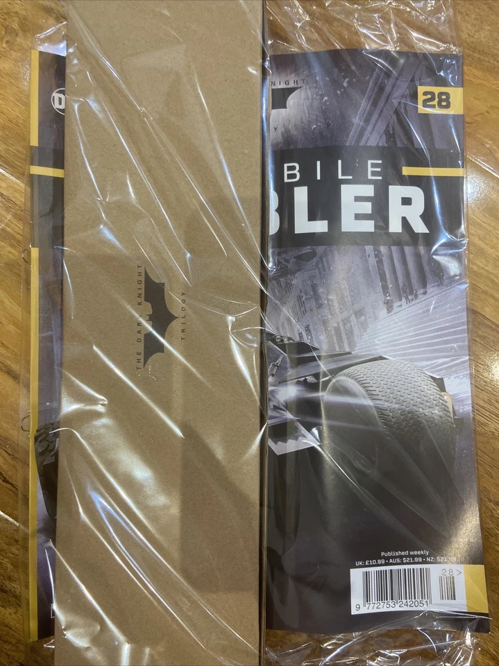 BUILD THE BATMOBILE TUMBLER 1:8 HACHETTE issue 28 collectors edition,Dark Knight - Image 1 of 1