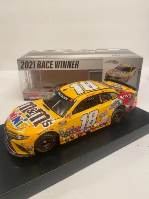 NASCAR 2021 КАЙЛ БУШ NO18 M&M'S MINIS POCONO WIN 1/24 АВТОМОБИЛЬ - Изображение 1 из 2