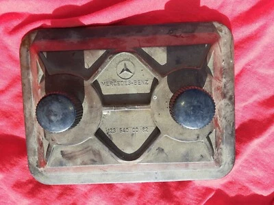 CUBIERTA TAPA PUERTA CAJA FUSIBLES MERCEDES BENZ W123 300CD 300D 240D 280E 280CE 220  Foto 1 de 4