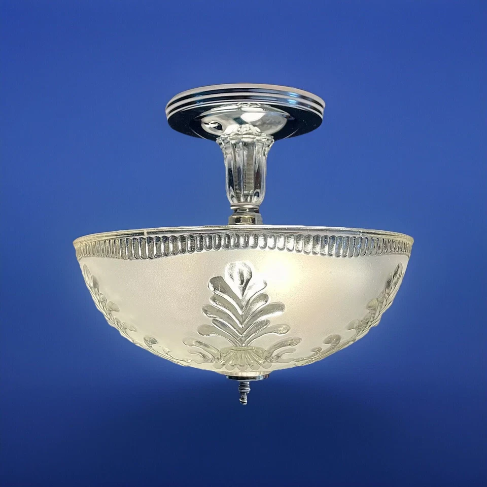 Antigua lámpara de techo pequeña victoriana Art Deco Nouveau de los años 30 40 delicada de colección Foto 1 de 4