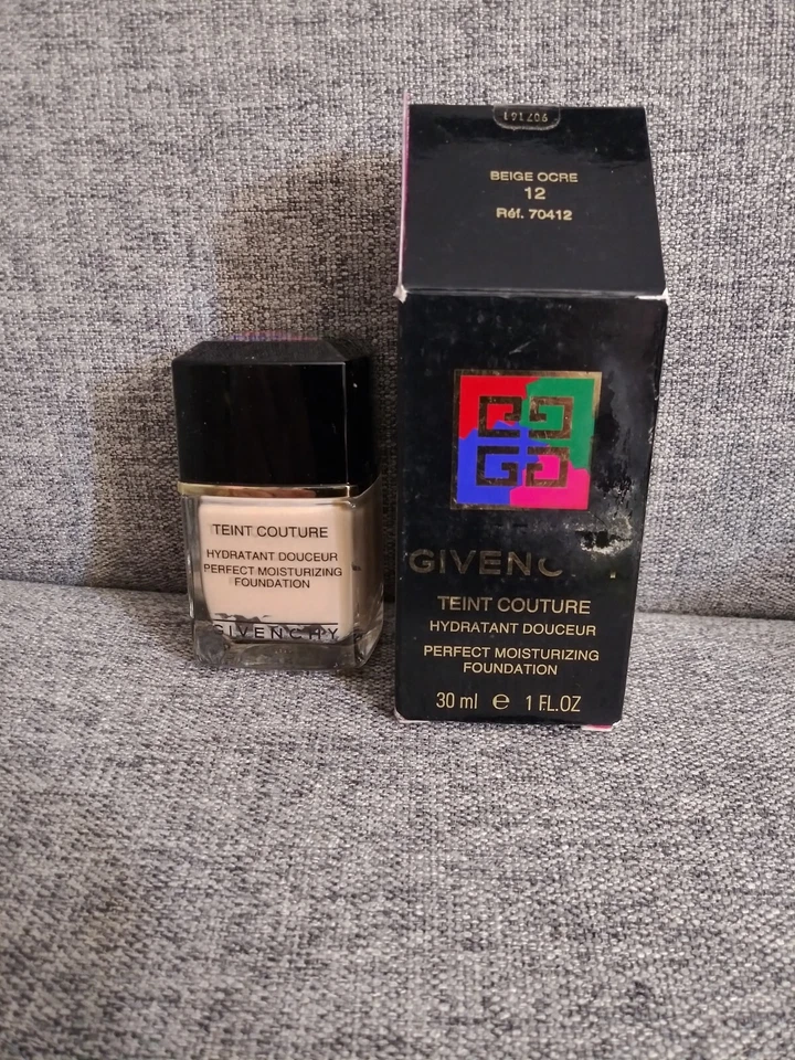 Givenchy Teint Couture Perfect Moisturizing Foundation color Beige Dore # 12 - Image 1 of 1
