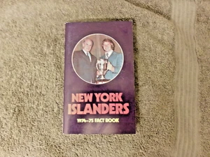 Anuario 1974-75 New York Islanders Media Guide 1975 Denis Potvin Clark Gillies - Imagen 1 de 16