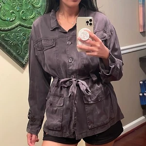 Young Fabulous & Broke Utility Abotonada Top Nuevo con Etiquetas Gris Humo - Imagen 1 de 7