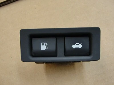 762575. Lexus GS350 2007-2011 Trunk Fuel Door Control Switch OEM 84840-30231-C0 - Image 1 of 4
