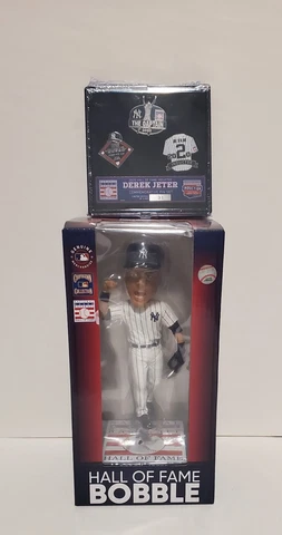NEW YORK YANKEES DEREK JETER 2020 HALL OF FAME FIST PUMP BOBBLEHEAD W/ PIN SET Cover