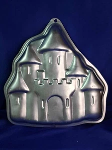 Wilton Cake Pan Enchanted Castle 1998 # 2105-2031 Princess or Sand Castle - Picture 1 of 3