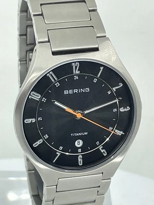 NUEVO Reloj BERING WR 5ATM Titanio Caballeros 38mm Ref. 11739-772, caja y papeles Foto 1 de 4