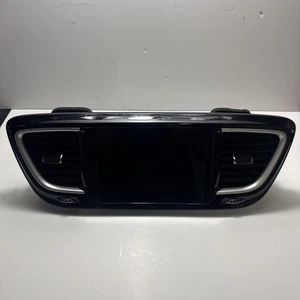 Chrysler Pacifica 2017-2020 pantalla de visualización de información de radio de 8,4" P68239902AF - Imagen 1 de 20