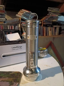 Vintage 60er Jahre Taschenlampe gerippt Edelstahl und funktioniert - Bild 1 von 5