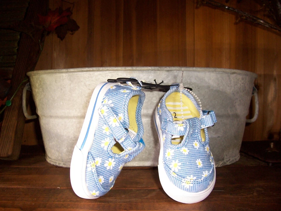 ЧУДО НАЦИИ ДЕВОЧЕК ЯСЕЛЬНОГО ВОЗРАСТА ПОВСЕДНЕВНЫЕ САНДАЛИИ ТУФЛИ РАЗМЕР 2 ЦВЕТОК ДИЗАЙН ПАСХИ НОВЫЙ - Изображение 1 из 1