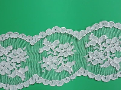 1940s Round Floral Hand Embroidered Lace White 4.5"x 38" - Image 1 of 4