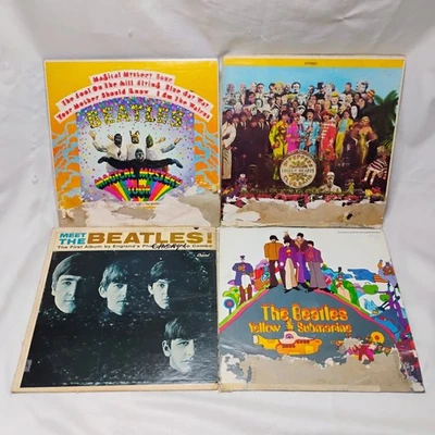 The Beatles 4 LP Vinyl Lot: Sgt. Pepper, Yellow Submarine, Magical Mystery Tour - Image 1 of 4