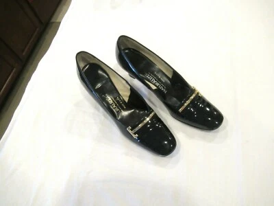 Naturalizer black pumps heels shoes, sz. 8AA (narrow) - Image 1 of 4