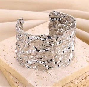 Stainless steel Wrinkle cuff bracelets Silver And Gold - Picture 1 of 6