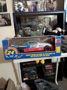 1995 Jeff Gordon Racing Champions 1/18 DieCast *ERROR* W/ 17 Darrell Waltrip Car - Picture 1 of 5