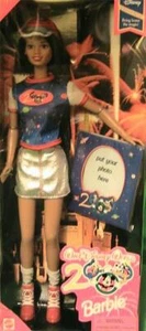 Neu im Karton Walt Disney World 2000 Barbie Puppe Brünette, Bronzehaut schwer zu finden - Bild 1 von 1