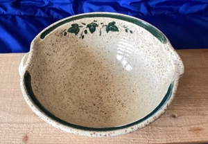 Pottery 8" Bowl w/Handle & Spout "Country Elm" Green Ivy Accents - Pre-owned - Picture 1 of 8