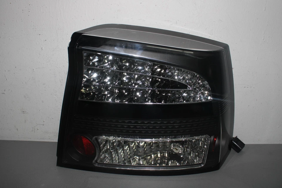 2006 2007 2008 DODGE CHARGER RIGHT SIDE TAIL LIGHT WITH LED - Image 1 of 4