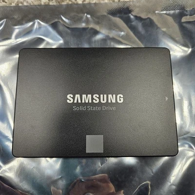 Samsung 860 EVO 250GB 2.5in SATA III V-NAND SSD Solid State Drive MZ-76E250 - Image 1 of 4