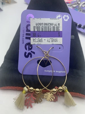 Pendientes colgantes de aro con borlas y pendientes de gancho de coral de Claire's Foto 1 de 3