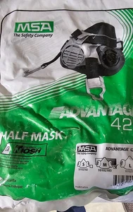 MSA Advantage 420 Halbmaske Atemschutzmaske - Medium 10102183 - Neu versiegelter Beutel - Bild 1 von 2
