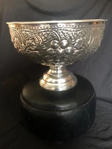 Perforadora grande plateada sobre cobre diseño de uva y hoja 31 cm de diámetro - Imagen 1 de 6