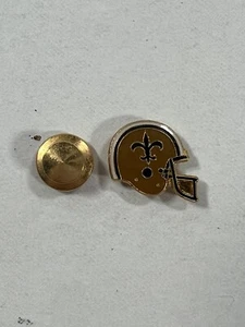 VINTAGE NFL NEW ORLEANS SAINTS FOOTBALL HELMET LAPEL PIN ~ HAT OR VEST PIN ~ - Picture 1 of 4
