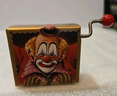 Caja de música lavabo manivela vintage, payaso, etiqueta Disneyland, canción Candy Man 1981 Foto 1 de 4