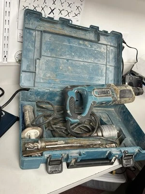 Makita HR2475 1-Inch D-Handle SDS-Plus ELECTRIC Rotary Hammer w/ more bits - Image 1 of 4