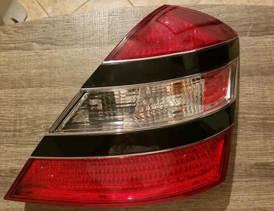 Original 2006 Mercedes Benz Right Side Tail Light Lamp A22182004649040 Germany  - Image 1 of 4