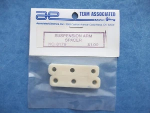 VINTAGE TEAM ASSOCIATED 8179 RARE WHITE SUSPENSION ARM SPACER ASC8179 NIP - Picture 1 of 1