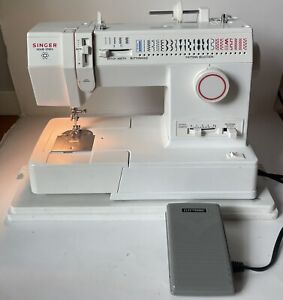 Singer Solid State Model 9034 Sewing Machine W/ Pedal, Handle, & Hard Carry Case