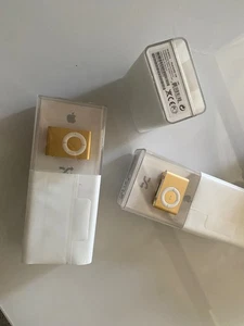 Apple iPod Shuffle Model A1204 2nd Generation 1 GB GOLD Brand NEW & Sealed - Picture 1 of 5